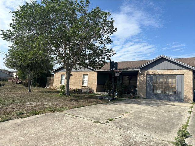 307 Bullard, Odem, TX 78370