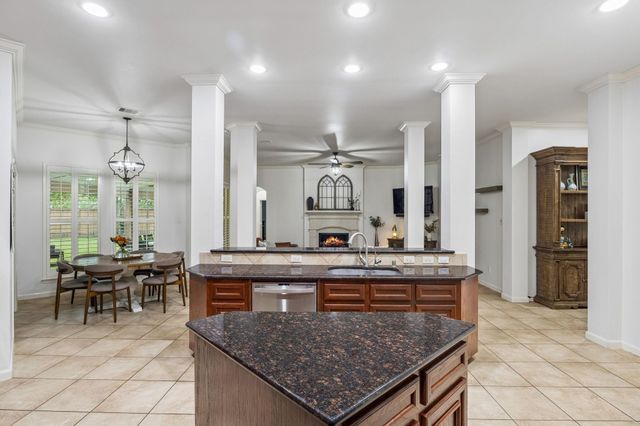 2927 Auburn Creek Lane, League City, TX 77573