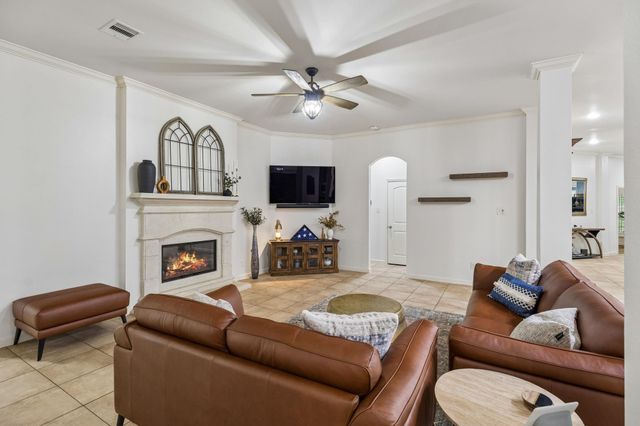 2927 Auburn Creek Lane, League City, TX 77573