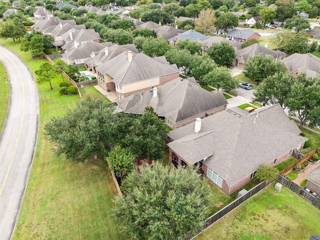 2927 Auburn Creek Lane, League City, TX 77573