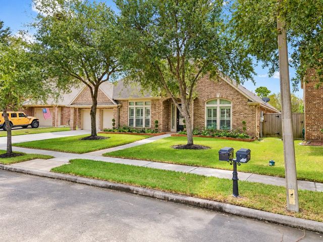 2927 Auburn Creek Lane, League City, TX 77573