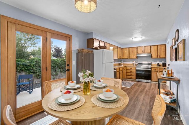 1817 S Eagleson Rd, Boise, ID 83705