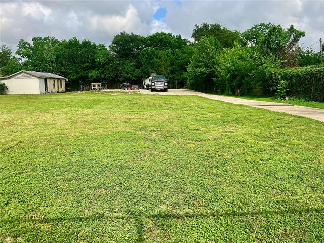 3804 20th Street N, Texas City, TX 77590