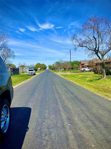 3804 20th Street N, Texas City, TX 77590