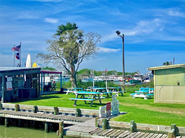 3804 20th Street N, Texas City, TX 77590