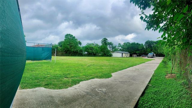 3804 20th Street N, Texas City, TX 77590