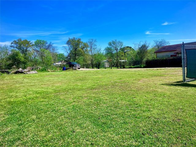 3804 20th Street N, Texas City, TX 77590