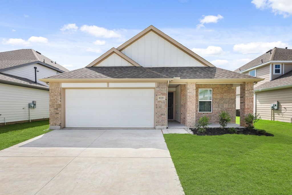 9225 Union Pacific Drive, Fort Worth, TX 76036