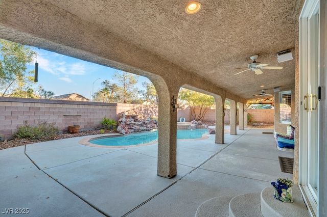 7550 Jacaranda Bay Street, Las Vegas, NV 89139