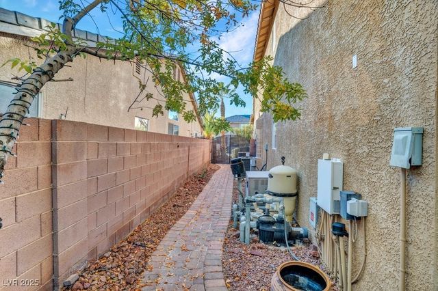 7550 Jacaranda Bay Street, Las Vegas, NV 89139