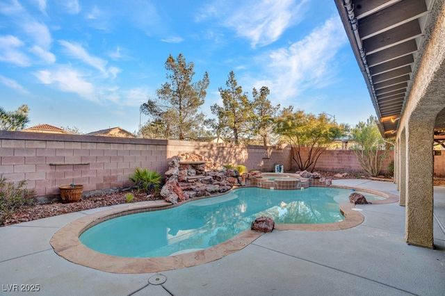 7550 Jacaranda Bay Street, Las Vegas, NV 89139