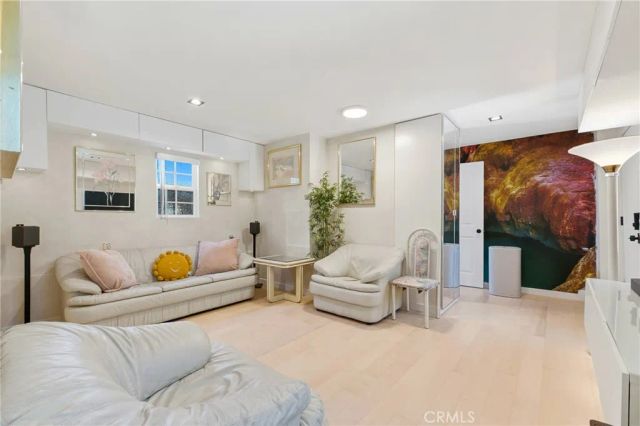 852 Chapman, Pasadena, CA 91103
