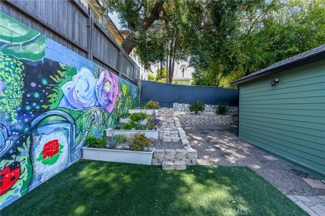 852 Chapman, Pasadena, CA 91103