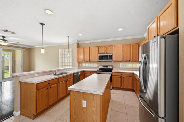421 Gazetta Way, West Palm Beach, FL 33413