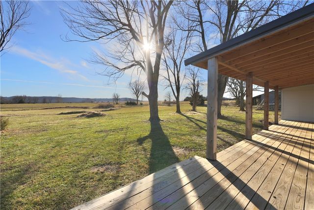 17471 Highway 412, Huntsville, AR 72740