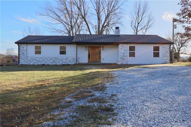 17471 Highway 412, Huntsville, AR 72740