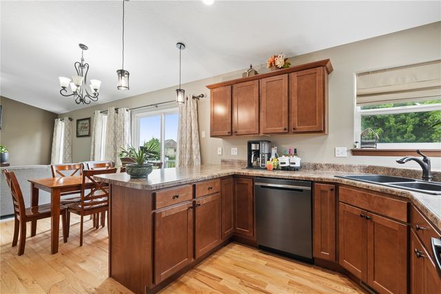 5027 Cotton Court SW, Cedar Rapids, IA 52404