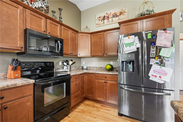 5027 Cotton Court SW, Cedar Rapids, IA 52404