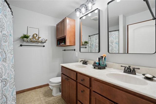 5027 Cotton Court SW, Cedar Rapids, IA 52404
