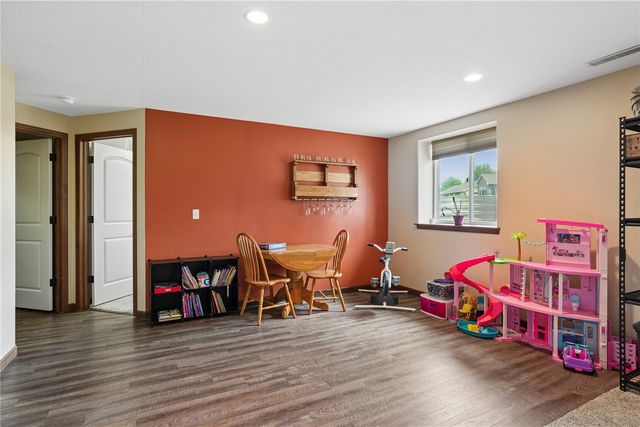 5027 Cotton Court SW, Cedar Rapids, IA 52404