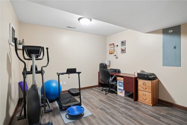5027 Cotton Court SW, Cedar Rapids, IA 52404