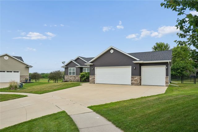 5027 Cotton Court SW, Cedar Rapids, IA 52404