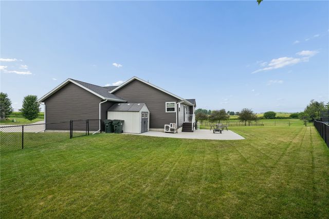 5027 Cotton Court SW, Cedar Rapids, IA 52404