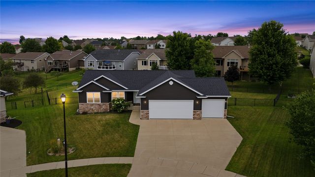 5027 Cotton Court SW, Cedar Rapids, IA 52404