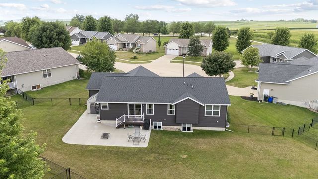 5027 Cotton Court SW, Cedar Rapids, IA 52404