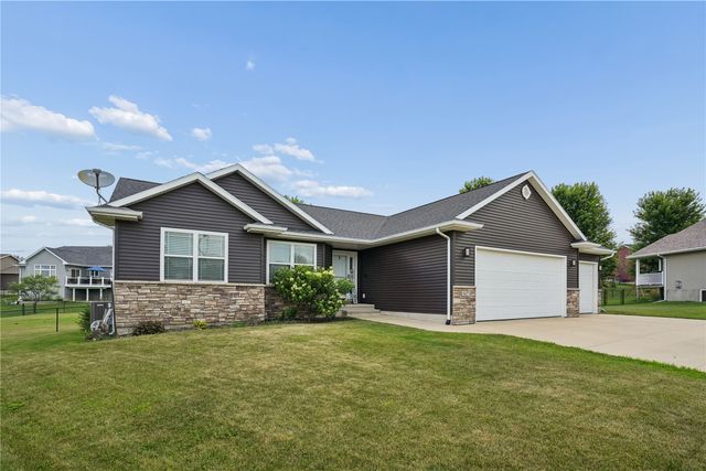 5027 Cotton Court SW, Cedar Rapids, IA 52404