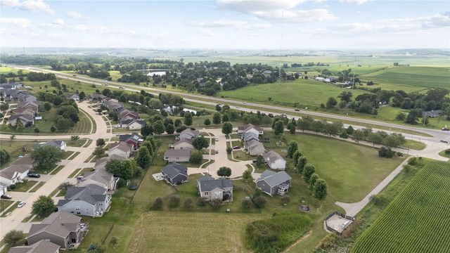 5027 Cotton Court SW, Cedar Rapids, IA 52404