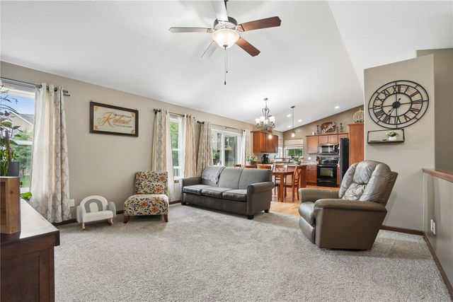 5027 Cotton Court SW, Cedar Rapids, IA 52404