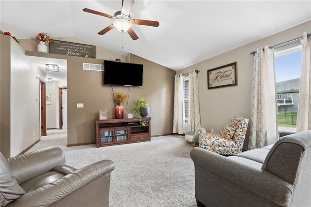 5027 Cotton Court SW, Cedar Rapids, IA 52404