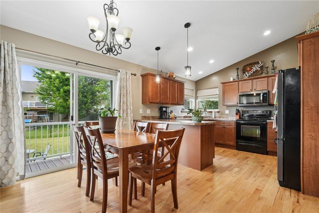 5027 Cotton Court SW, Cedar Rapids, IA 52404