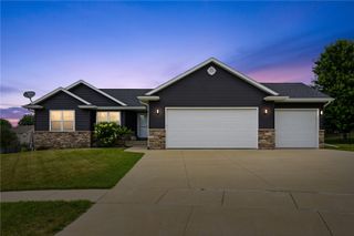 5027 Cotton Court SW, Cedar Rapids, IA 52404