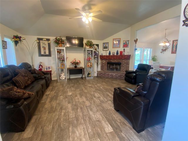 3001 Hillsdale Street, Corsicana, TX 75110