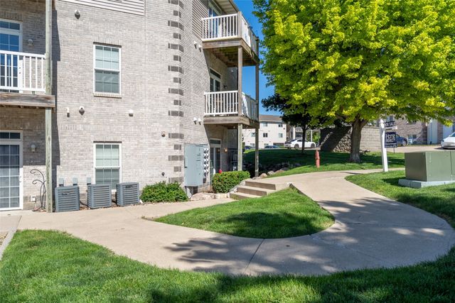 4510 Twain Circle 206, Ames, IA 50014