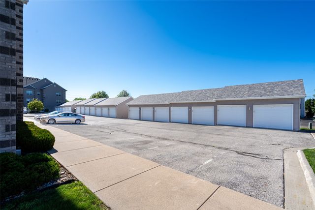 4510 Twain Circle 206, Ames, IA 50014