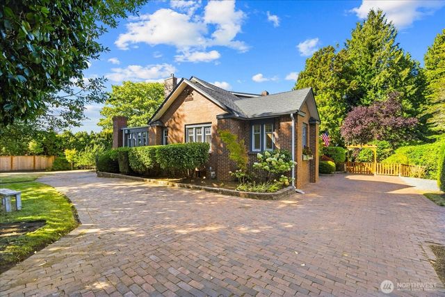 9819 Cherry Street, Edmonds, WA 98020