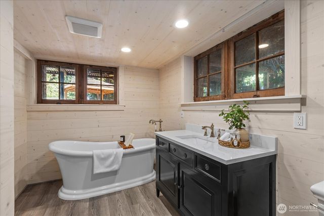 9819 Cherry Street, Edmonds, WA 98020