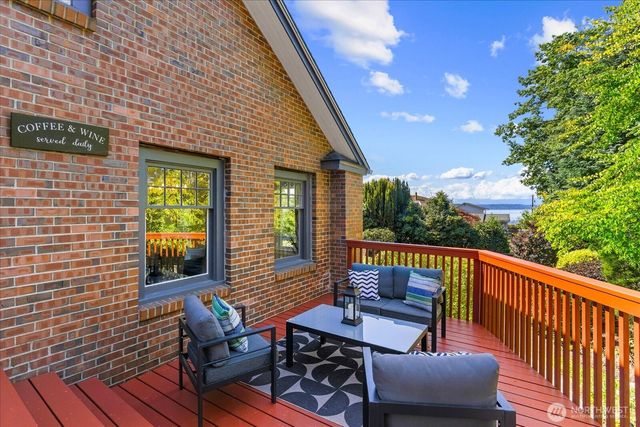 9819 Cherry Street, Edmonds, WA 98020