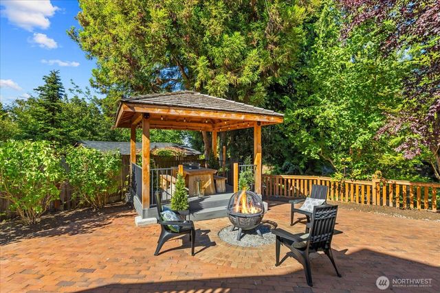 9819 Cherry Street, Edmonds, WA 98020