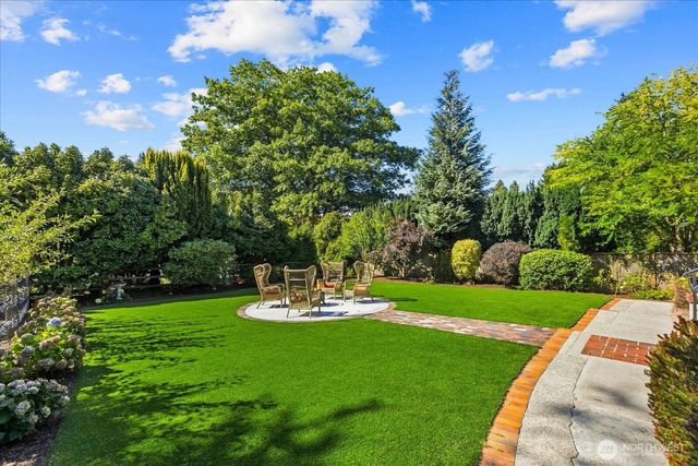 9819 Cherry Street, Edmonds, WA 98020