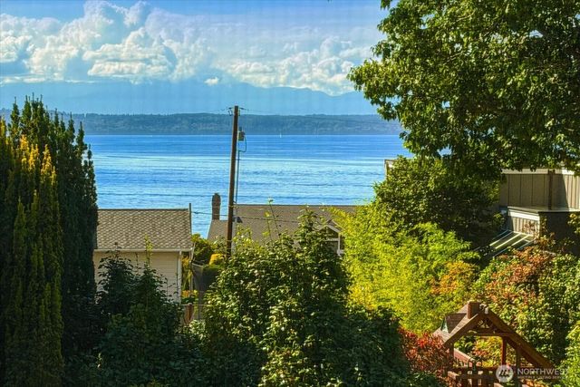 9819 Cherry Street, Edmonds, WA 98020
