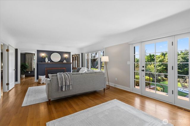9819 Cherry Street, Edmonds, WA 98020