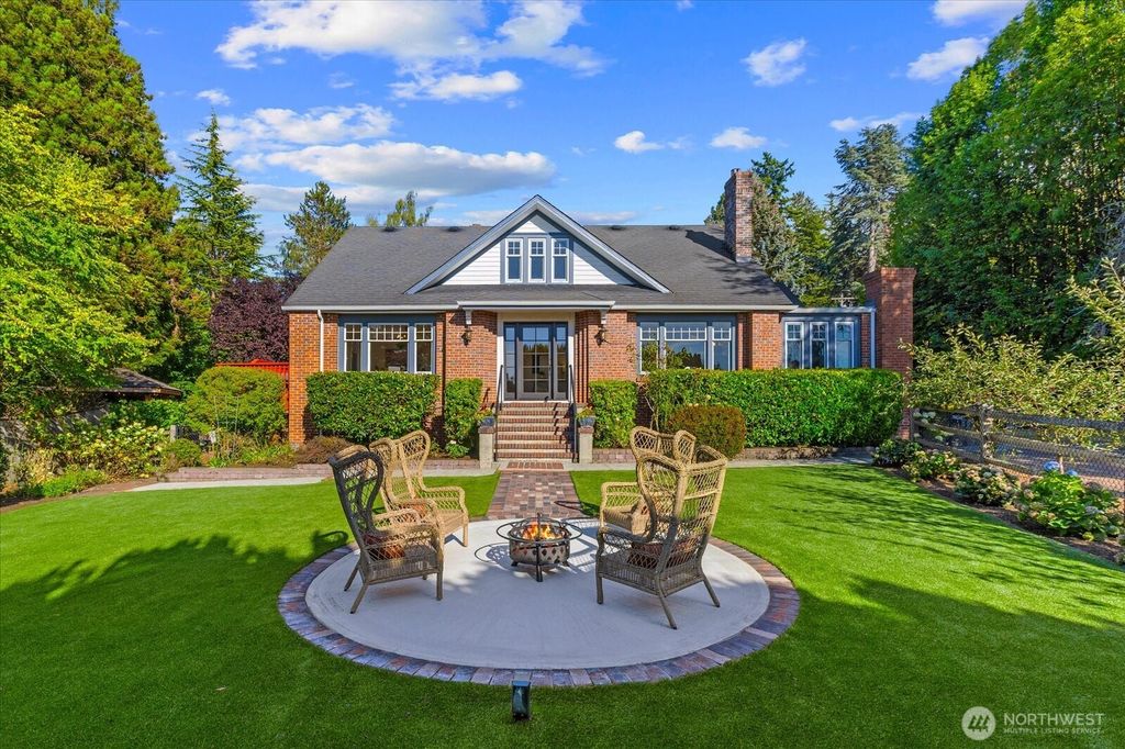 9819 Cherry Street, Edmonds, WA 98020