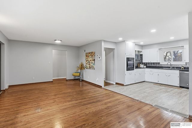8120 Keystone Drive, Omaha, NE 68134