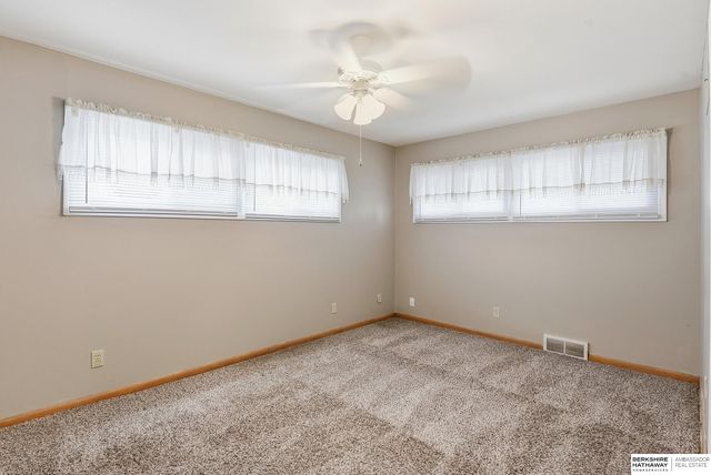 8120 Keystone Drive, Omaha, NE 68134