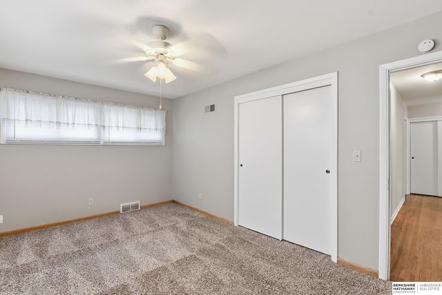 8120 Keystone Drive, Omaha, NE 68134
