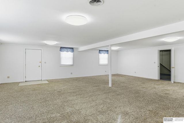 8120 Keystone Drive, Omaha, NE 68134